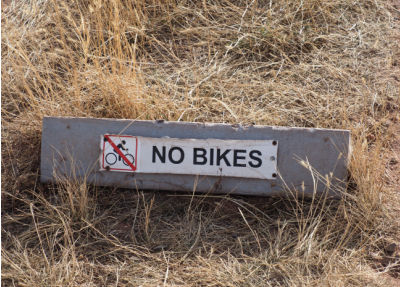 sign: no bikes